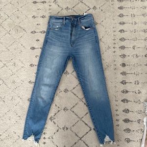 Women’s size 8 (29) Abercrombie and fitch jeans
